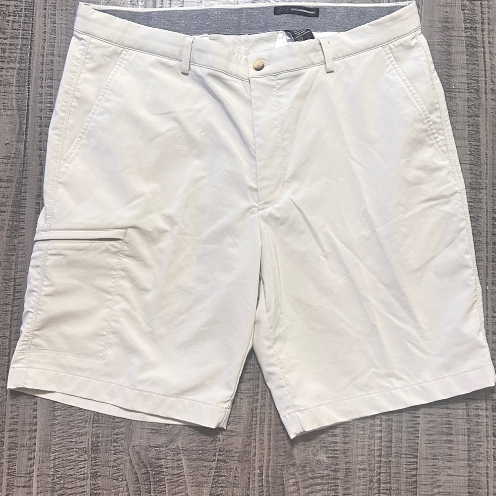 Greg Norman Collection Light Gray Cargo Shorts